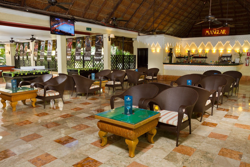 EL MANGLAR Sports bar